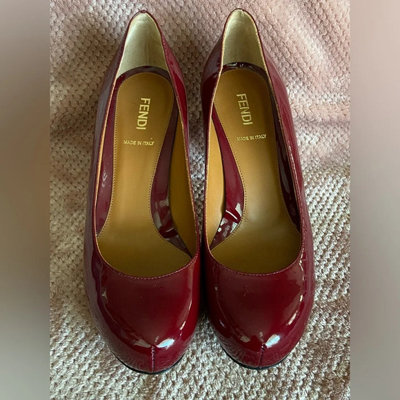 Fendi Burgundy Patent Leather Heels - Picture 4 of 16